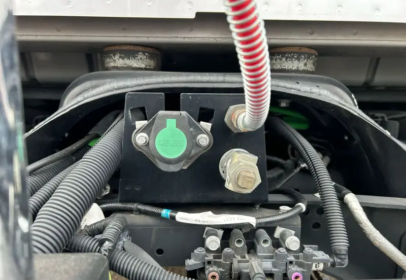 2022 Ford F650 Super Duty photo 9