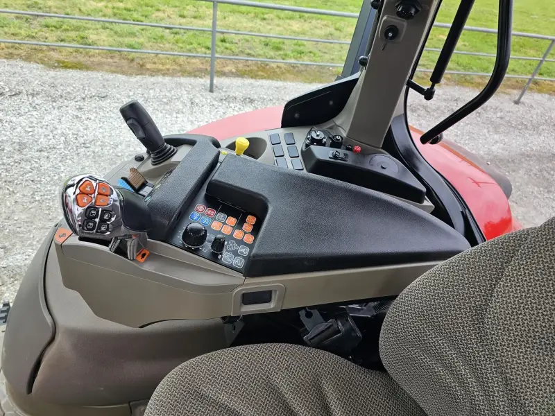 2022 Case IH Puma 200 Tractor – L107 Loader – AFS Connect photo 47