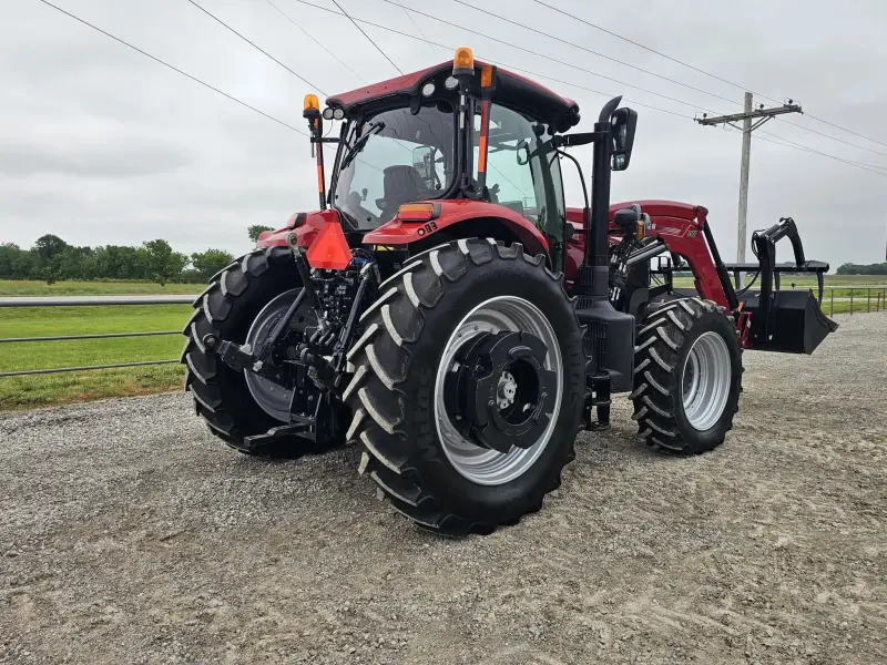 2022 Case IH Puma 200 Tractor – L107 Loader – AFS Connect photo 3